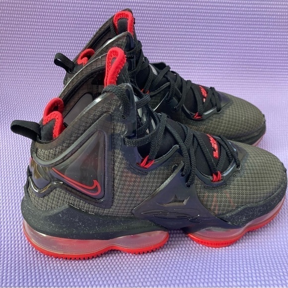 Nike LeBron Basketball Sneakers Red\Black Men’s size 7.5 ( DC 9340-001) - Picture 1 of 14